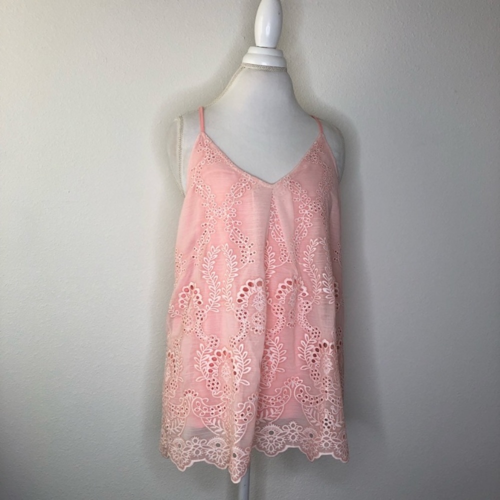 Beautiful 💕💕 NWT Entro top.